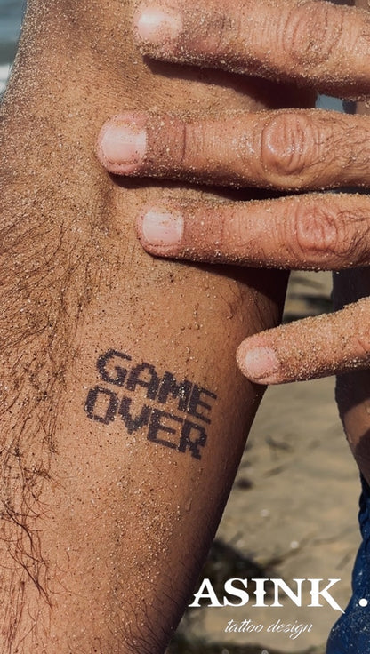 Надпис - game over