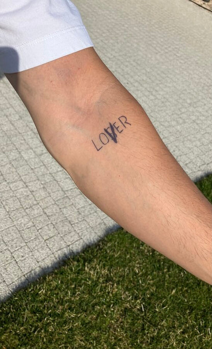 Надпис: Lover