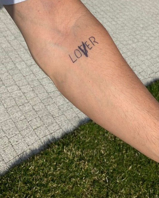 Надпис: Lover